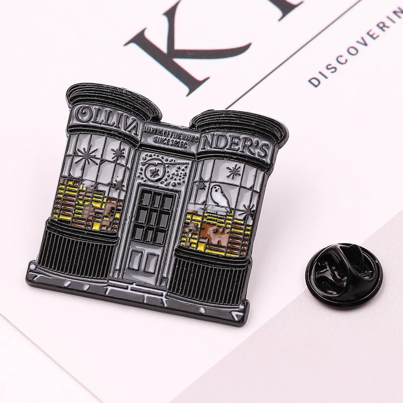 Brooch Metálico Ollivanders – Loja de Varinhas do Beco Diagonal