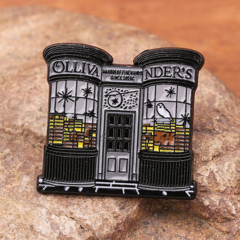 Brooch Metálico Ollivanders – Loja de Varinhas do Beco Diagonal